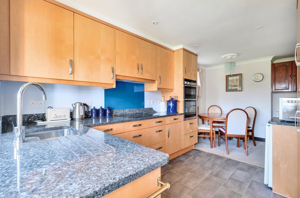 Property photo 2 of 12 2 - 1354582-5-68c1B82...