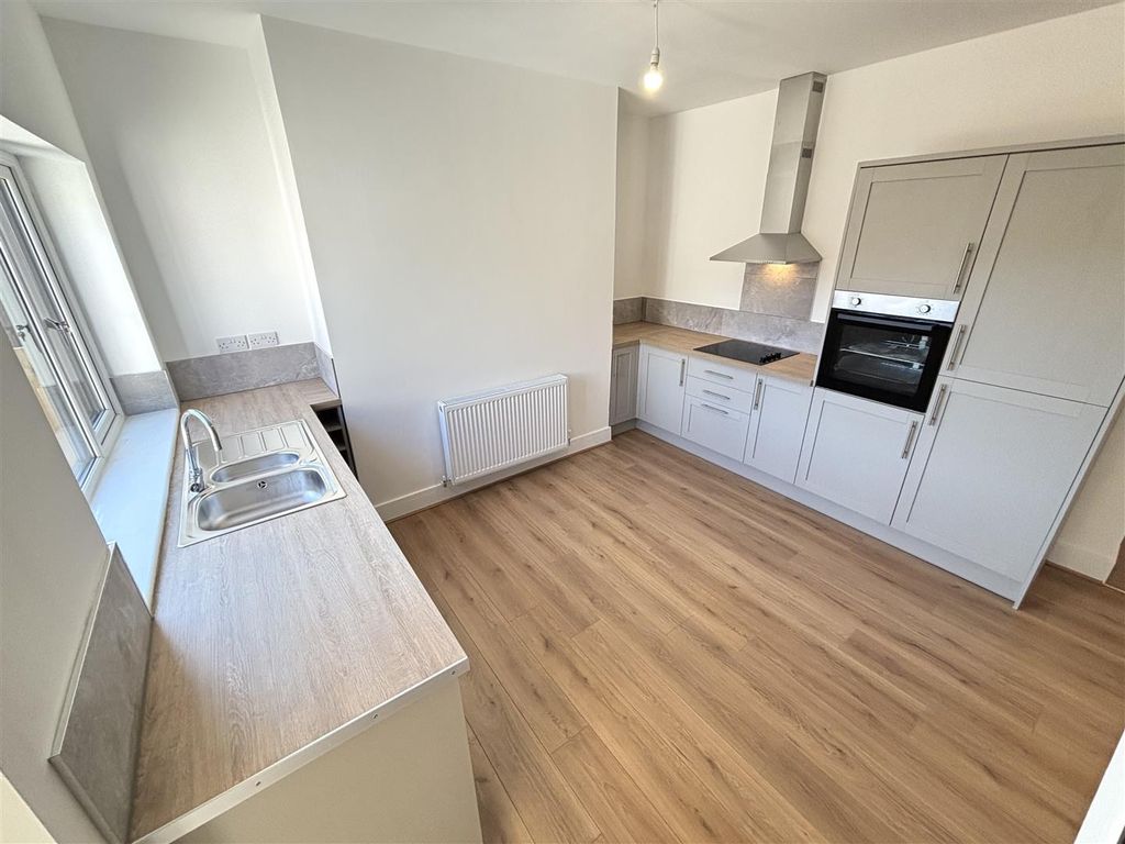 Property photo 2 of 15 Kitchen