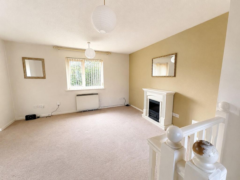 Property photo 3 of 12 Living Room