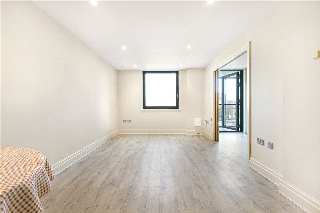 Property photo 2 of 24 Reception