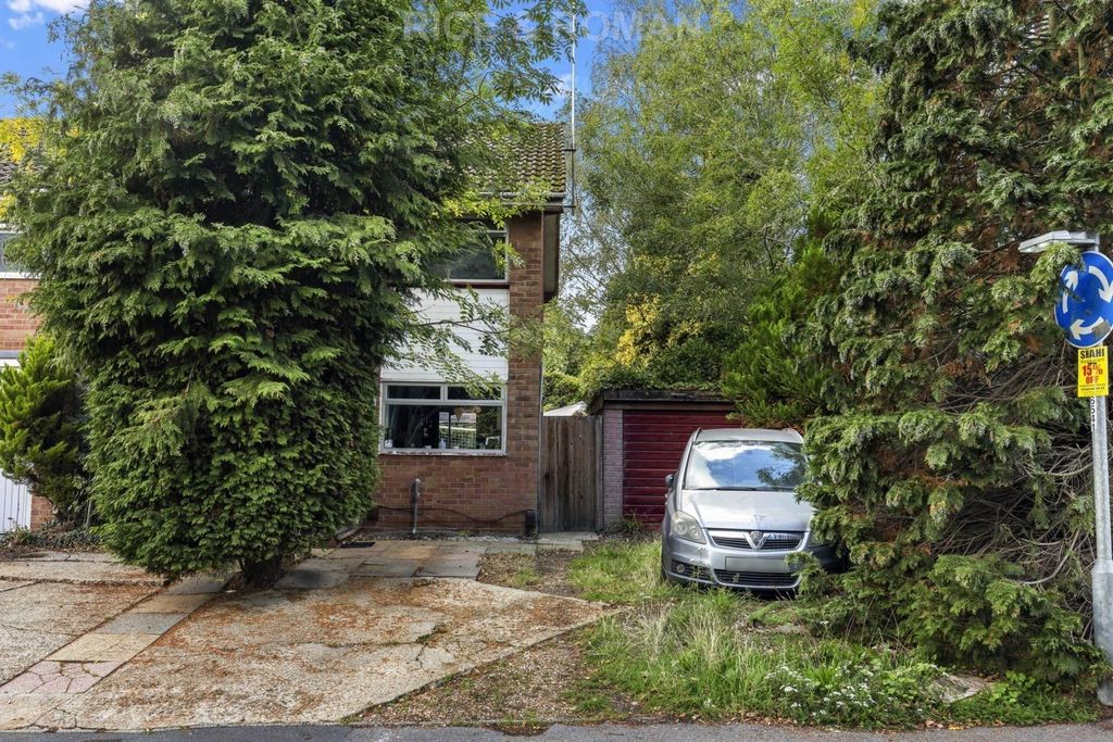 Property photo 2 of 12