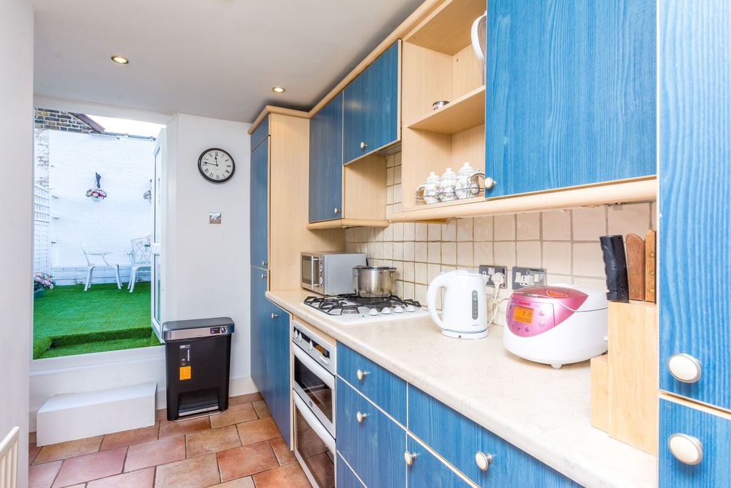 Property photo 1 of 6