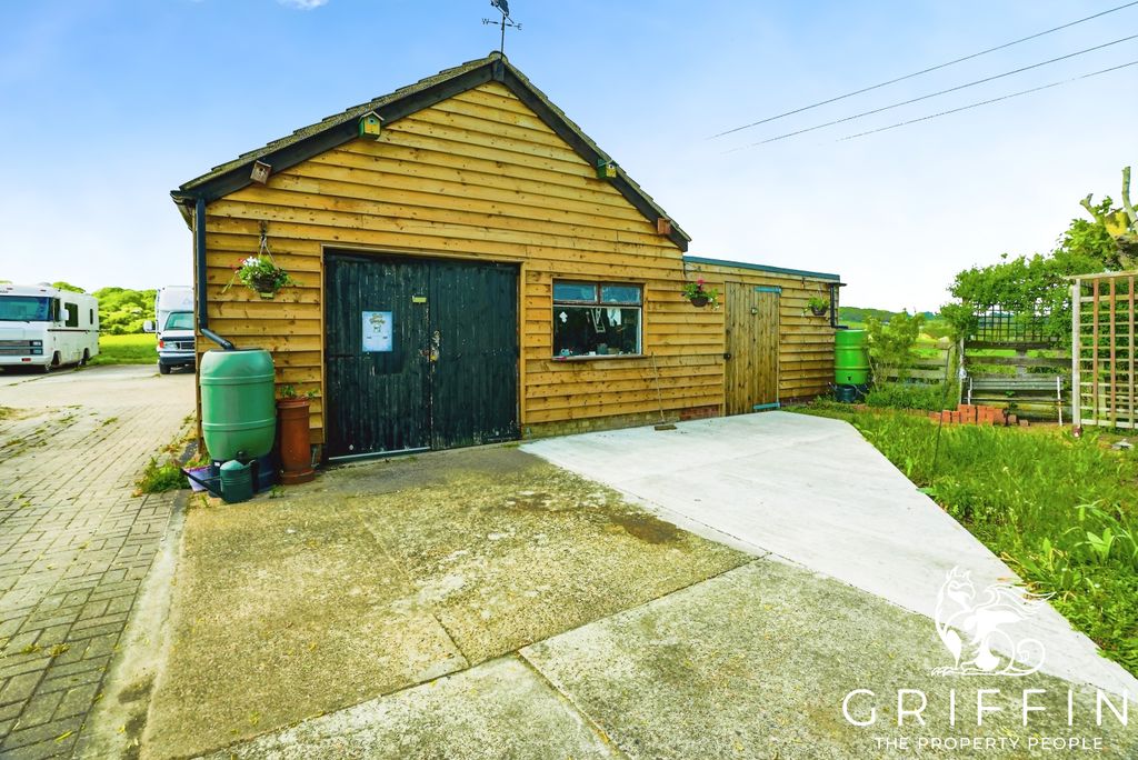 Property photo 3 of 25 E2B6c5E8Dsc07137Hdr