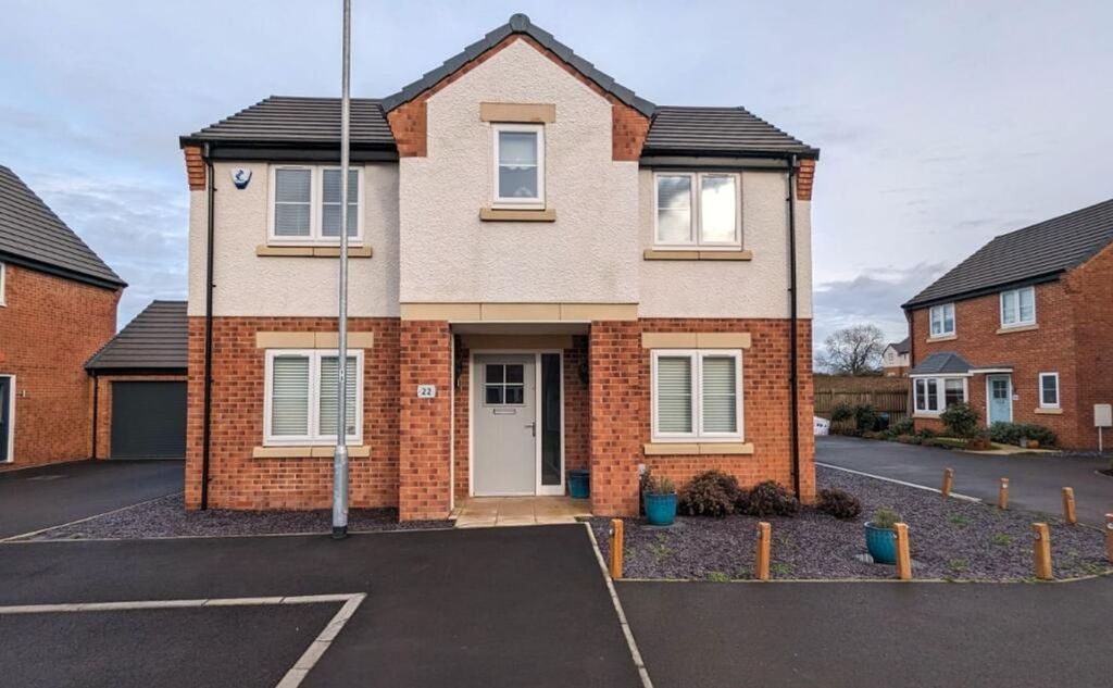 Property photo 1 of 11