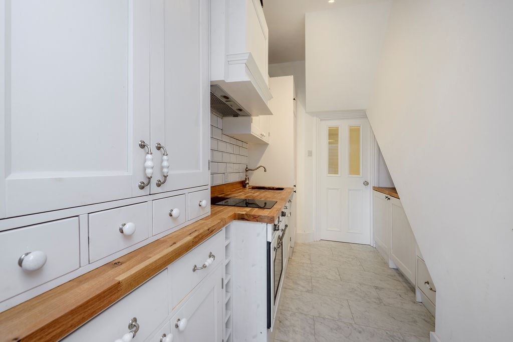 Property photo 3 of 9 7.Jpg