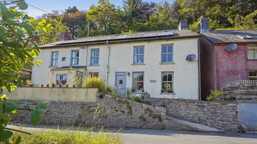 Property photo 2 of 44