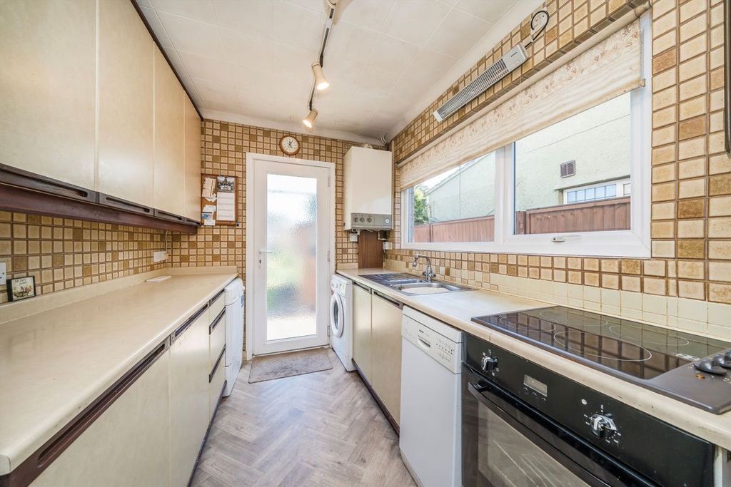 Property photo 3 of 8