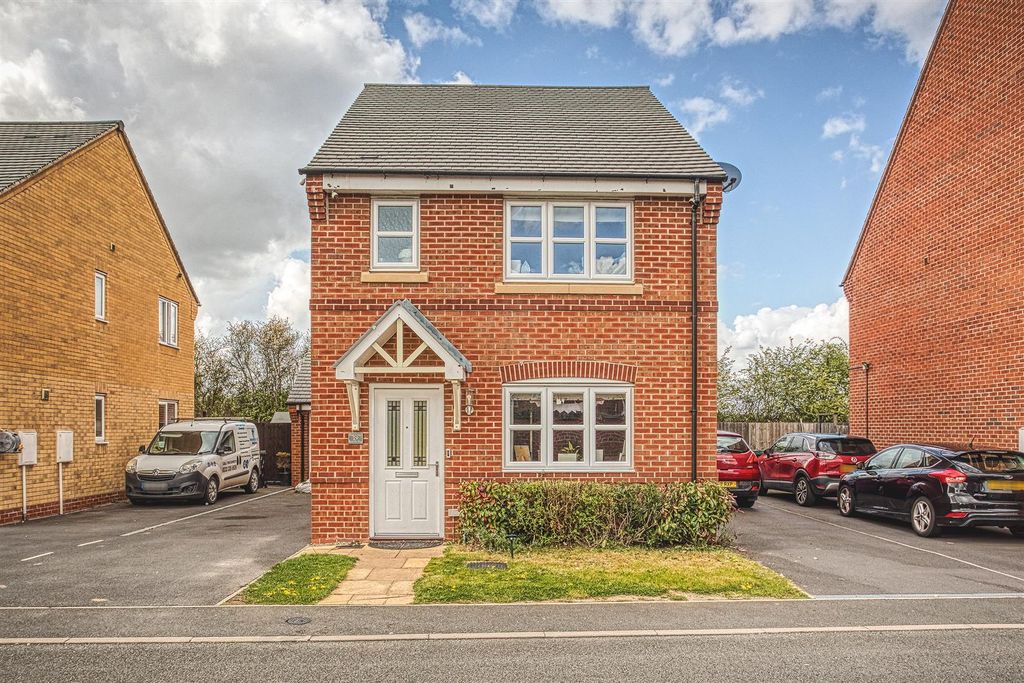 Property photo 2 of 16 316A6875_Hdr.Jpg