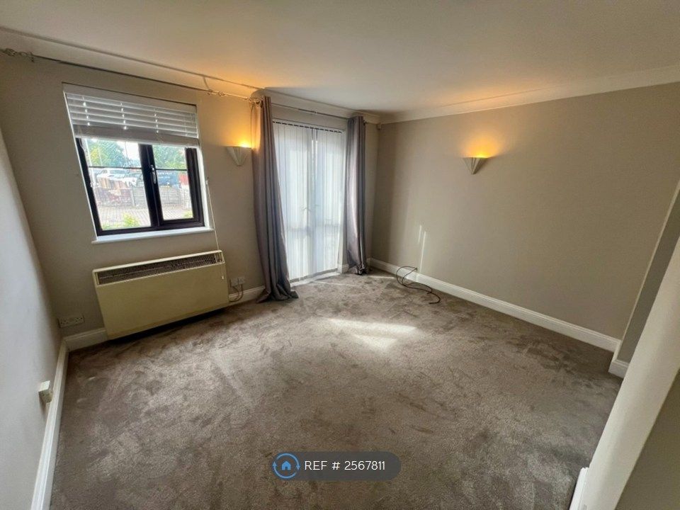 Property photo 3 of 6