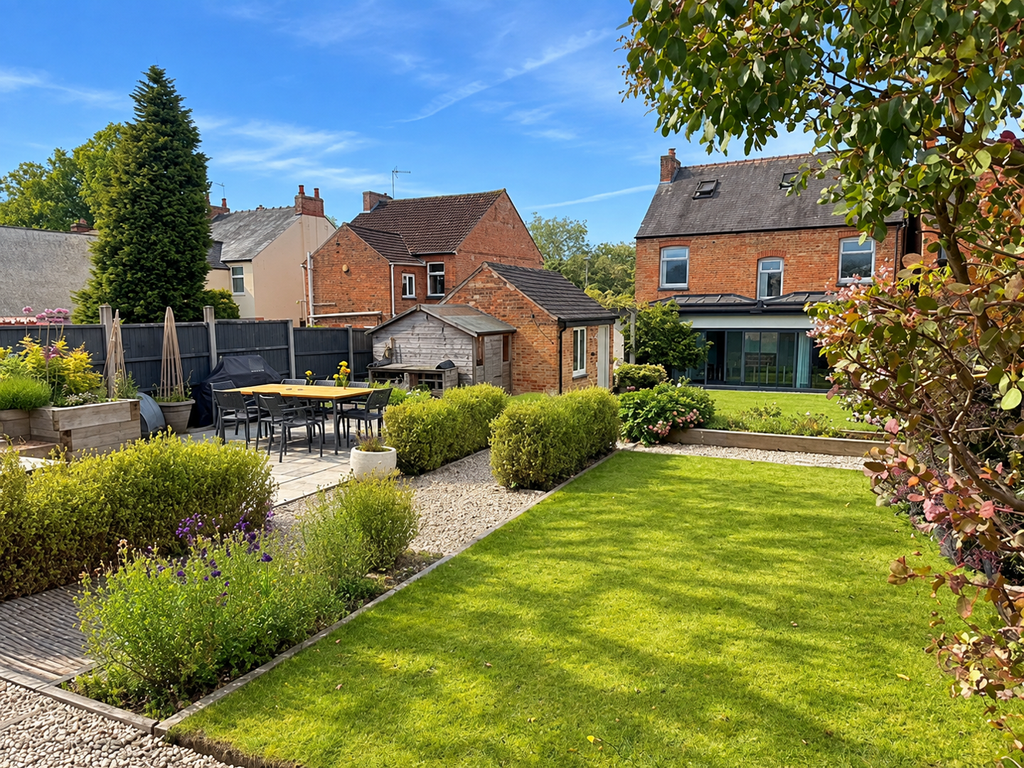 Property photo 2 of 33 Rear Garden