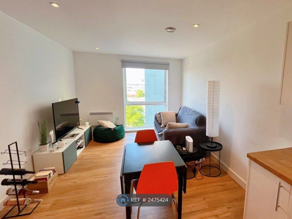 Property photo 1 of 16 Cozy Open Plan Living Room With Big Window