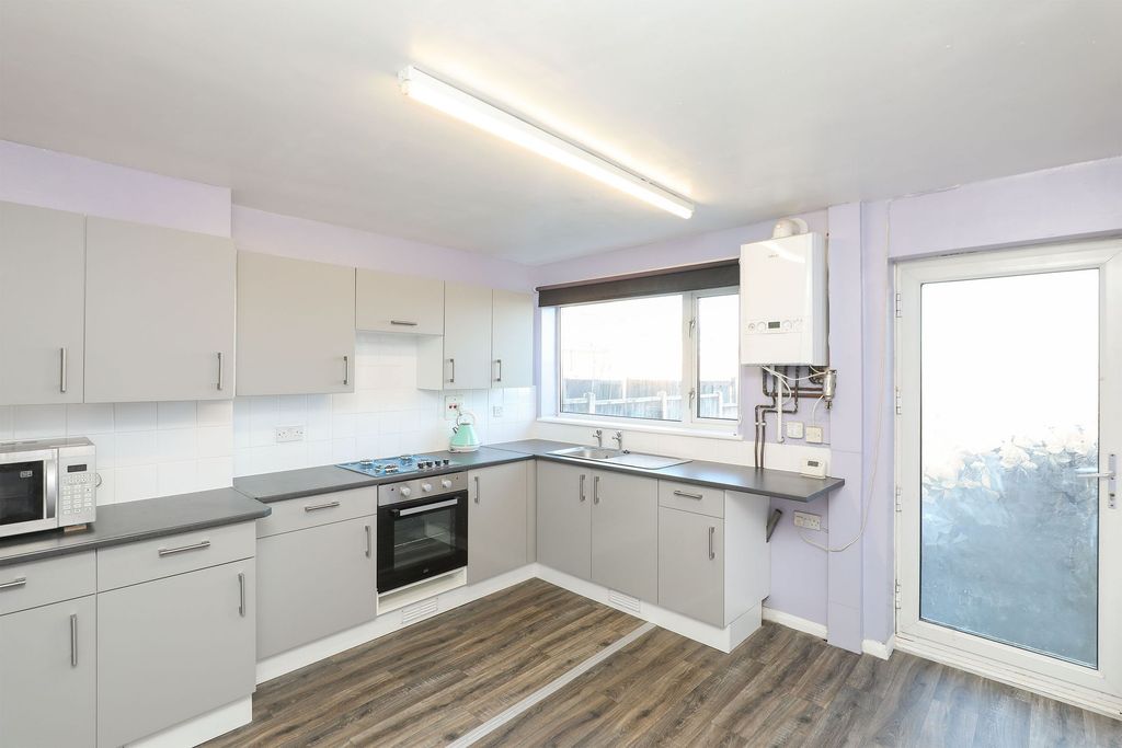 Property photo 2 of 14