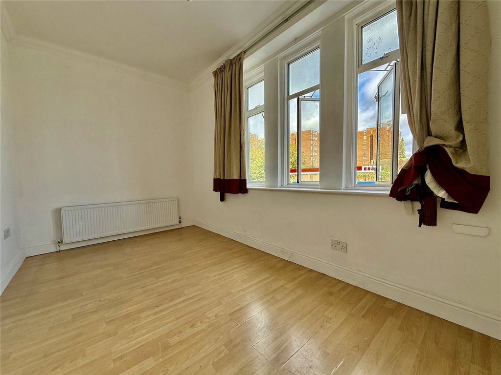 Property photo 2 of 7 Picture No. 05