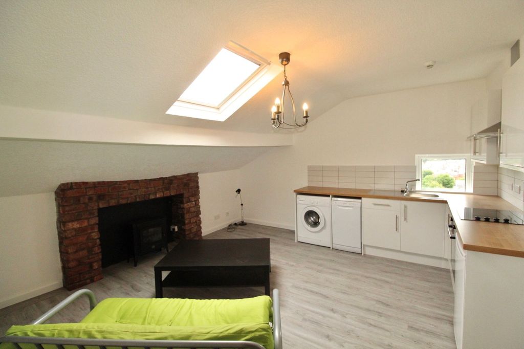 Property photo 2 of 7 Picture No. 14