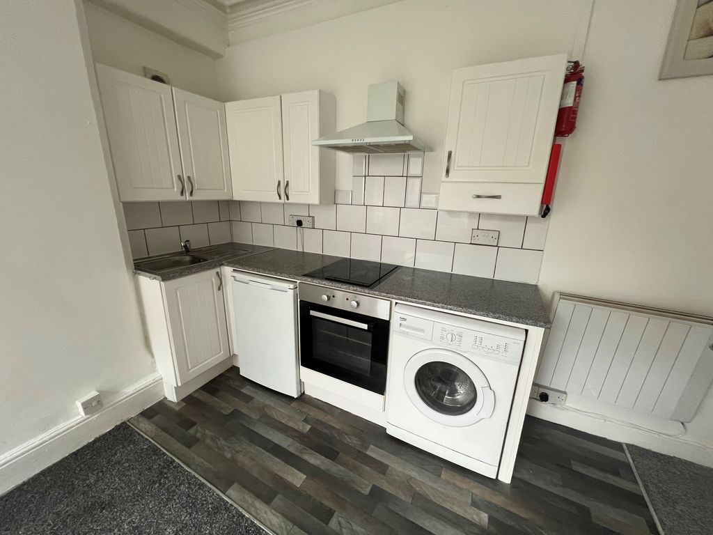 Property photo 2 of 3