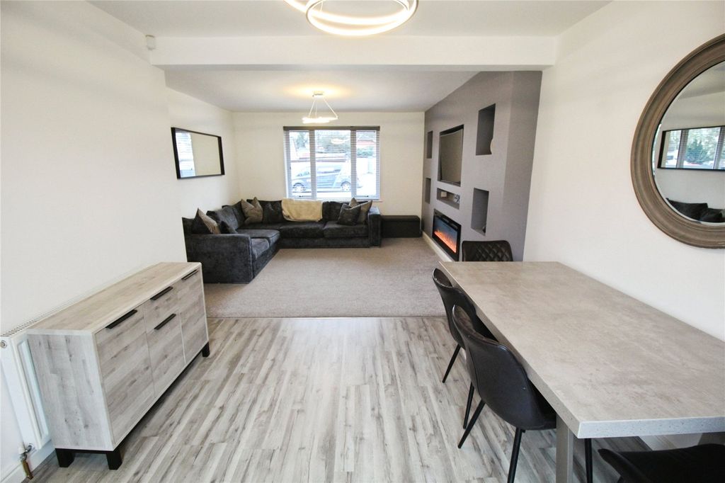 Property photo 3 of 14 Lounge/Diner