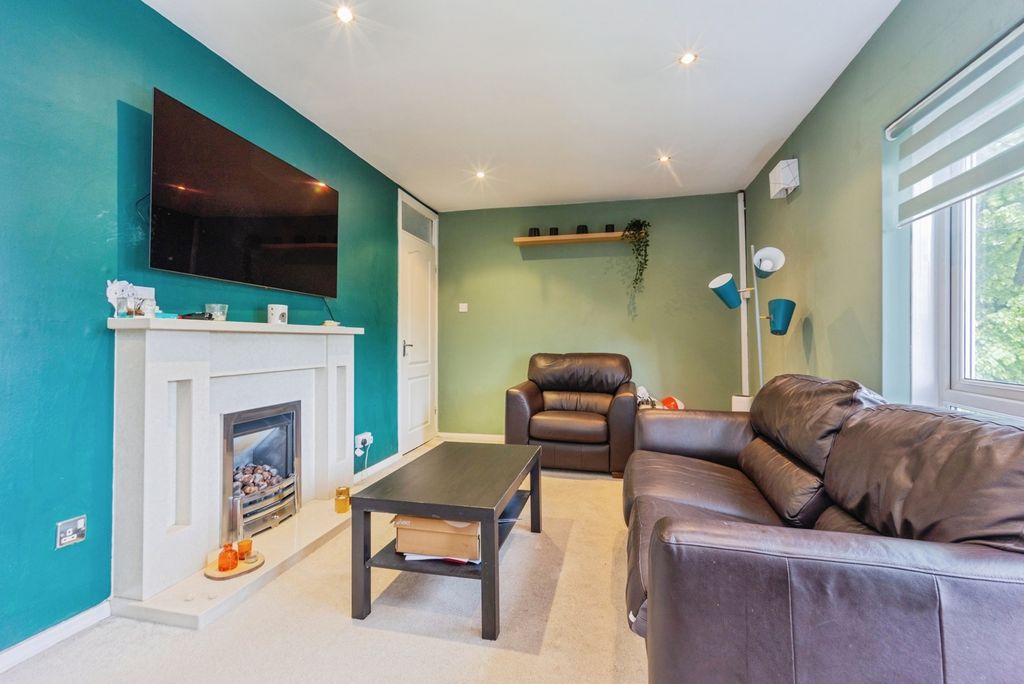 Property photo 3 of 15 Pbox-Img.Jpg