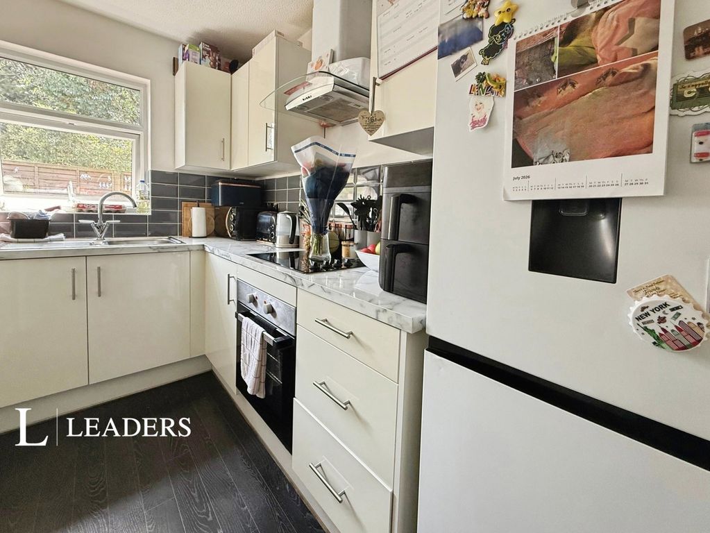 Property photo 3 of 12 Kitchen