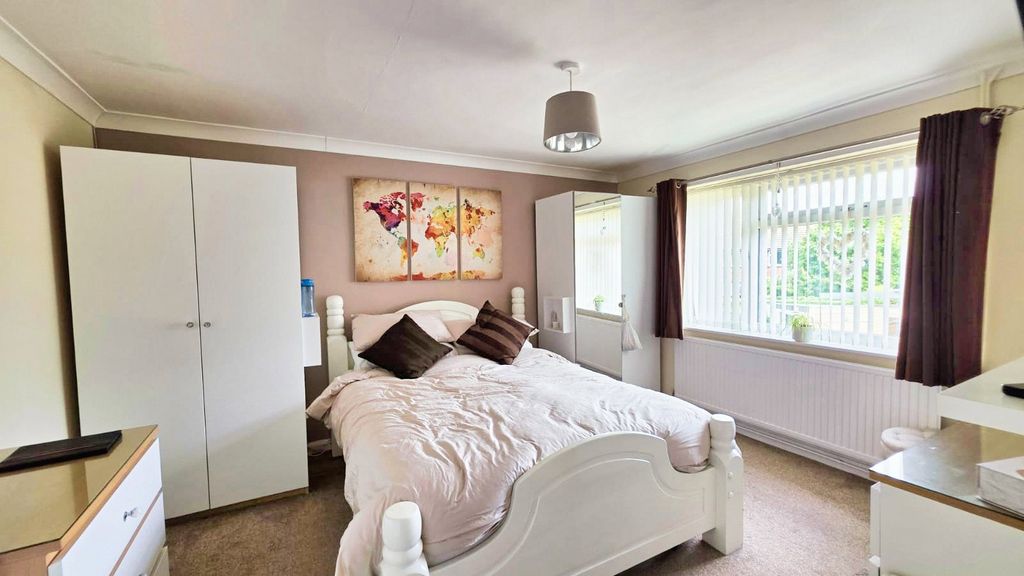 Property photo 3 of 15 Picture No. 21