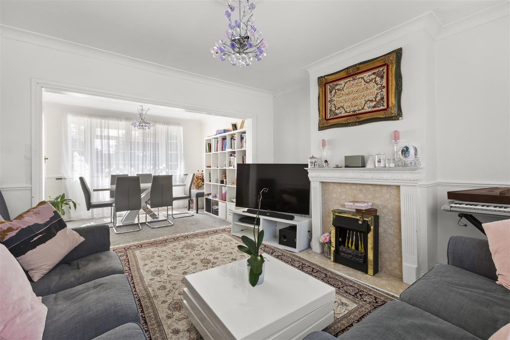 Property photo 2 of 13