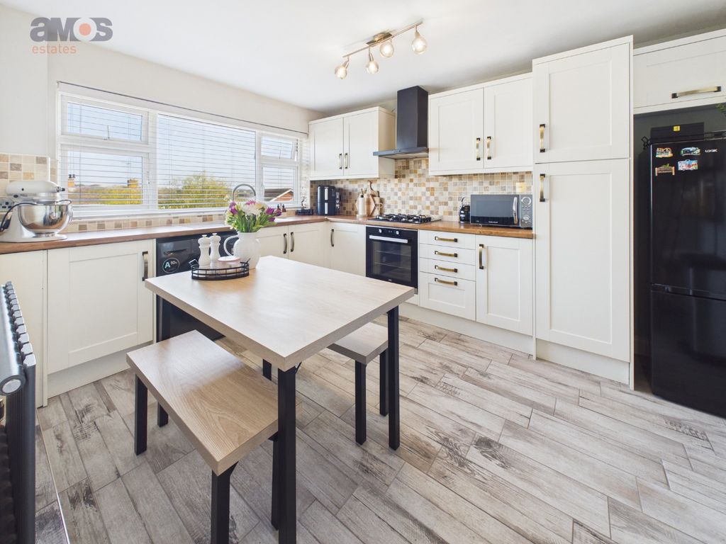 Property photo 2 of 16 4996964