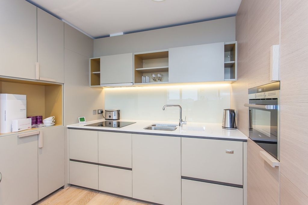 Property photo 2 of 9 Kitchen