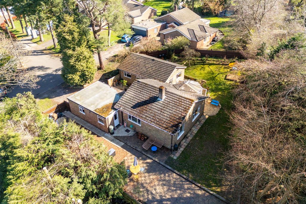 Property photo 2 of 25