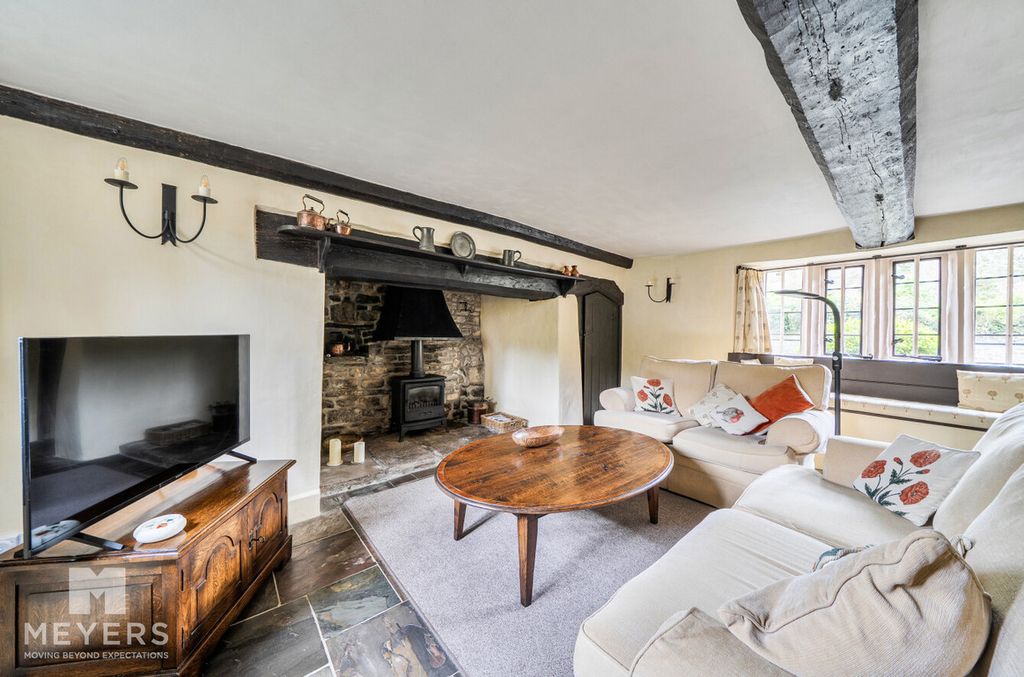 Property photo 2 of 22