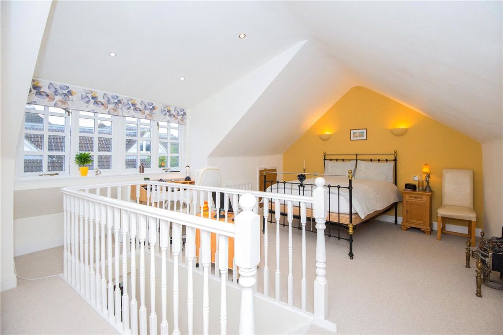 Property photo 3 of 15 Picture No. 02