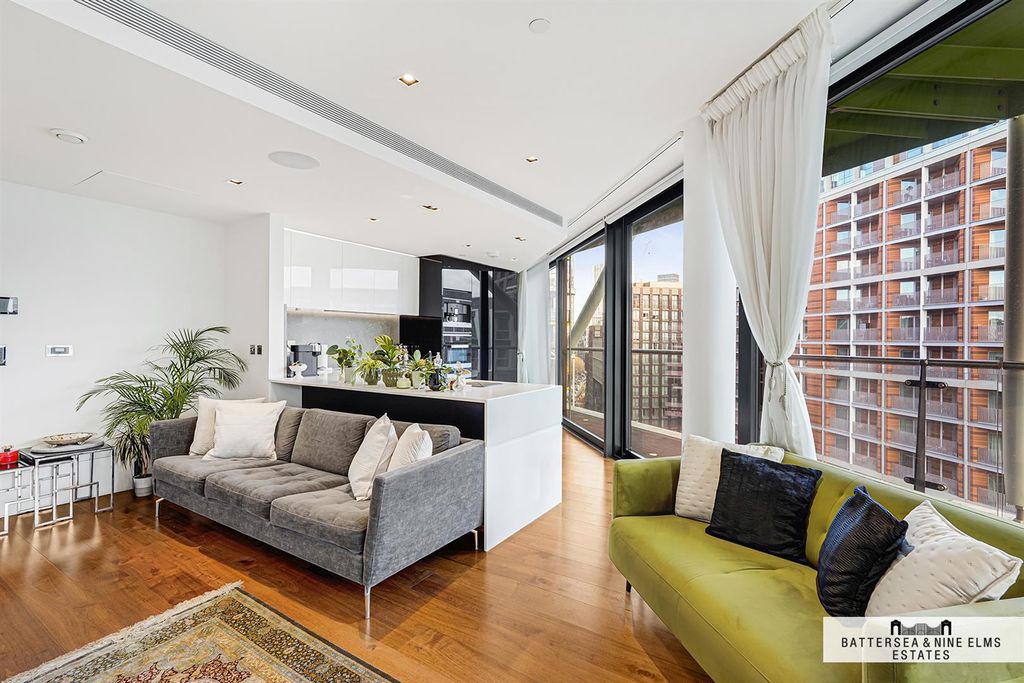 Property photo 3 of 25