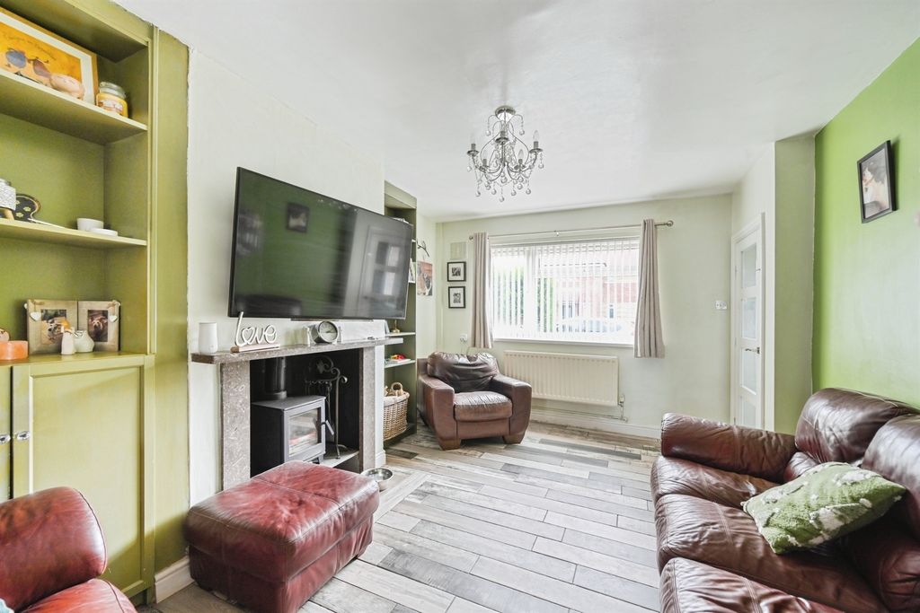Property photo 2 of 27