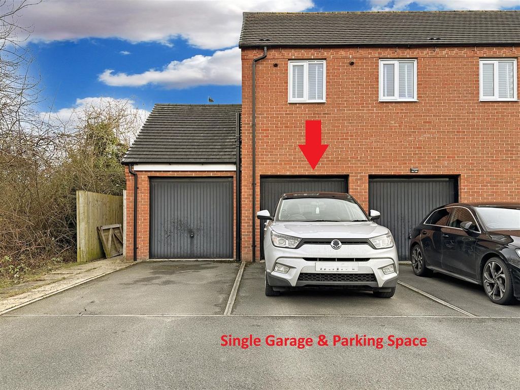 Property photo 3 of 19 Driveway & Single Garage 853