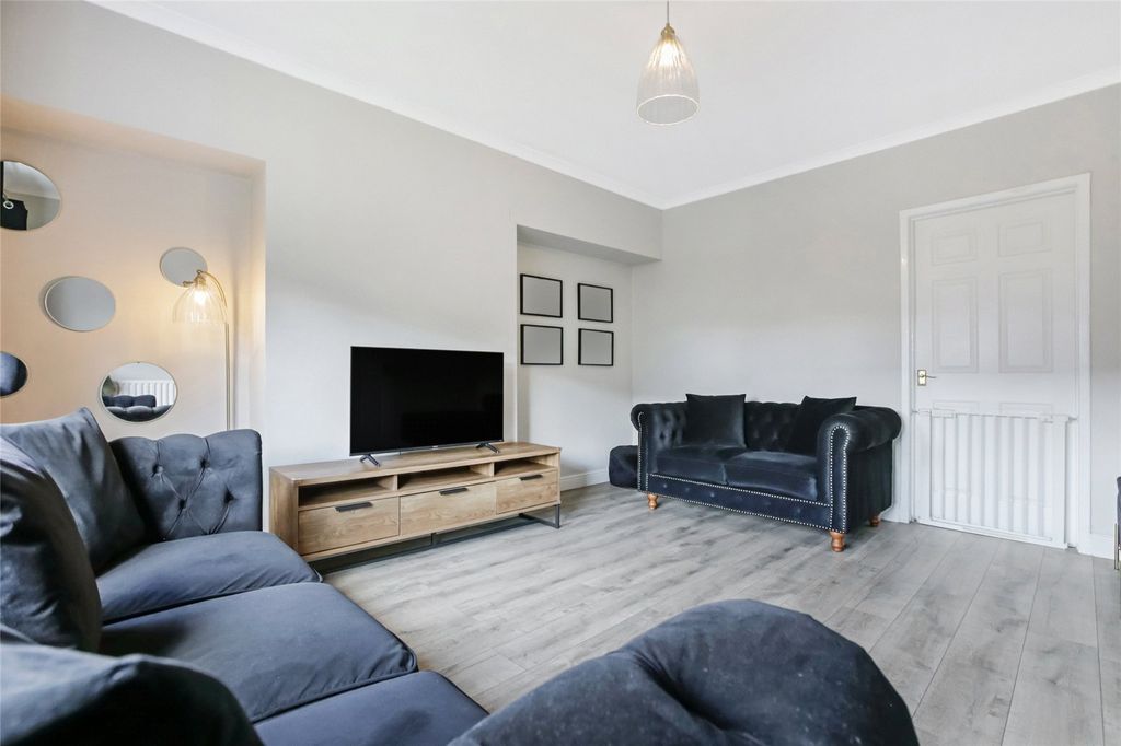 Property photo 2 of 21 Picture No. 06