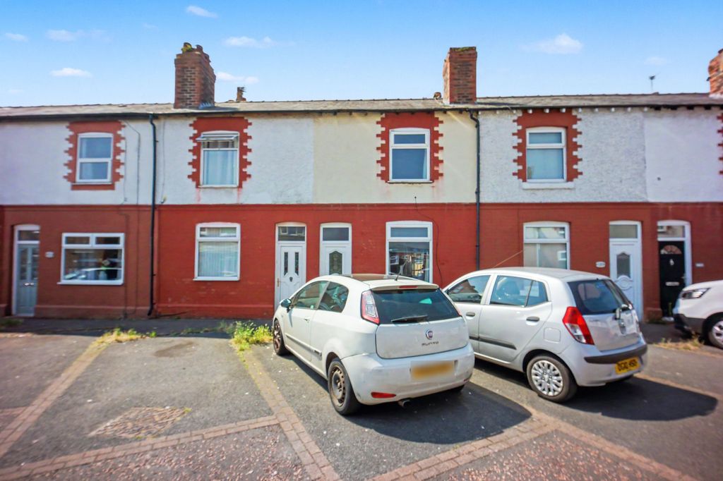 Property photo 1 of 28