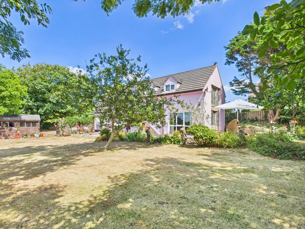 Property photo 2 of 31