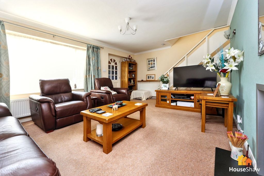 Property photo 2 of 20