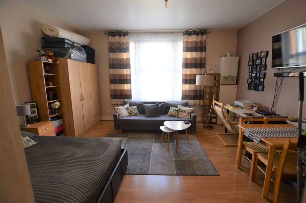 Property photo 2 of 3