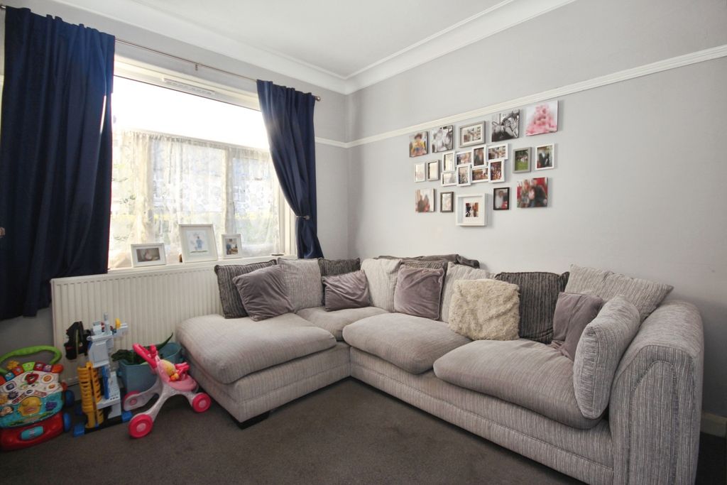 Property photo 2 of 16 Pbox-Img.Jpg