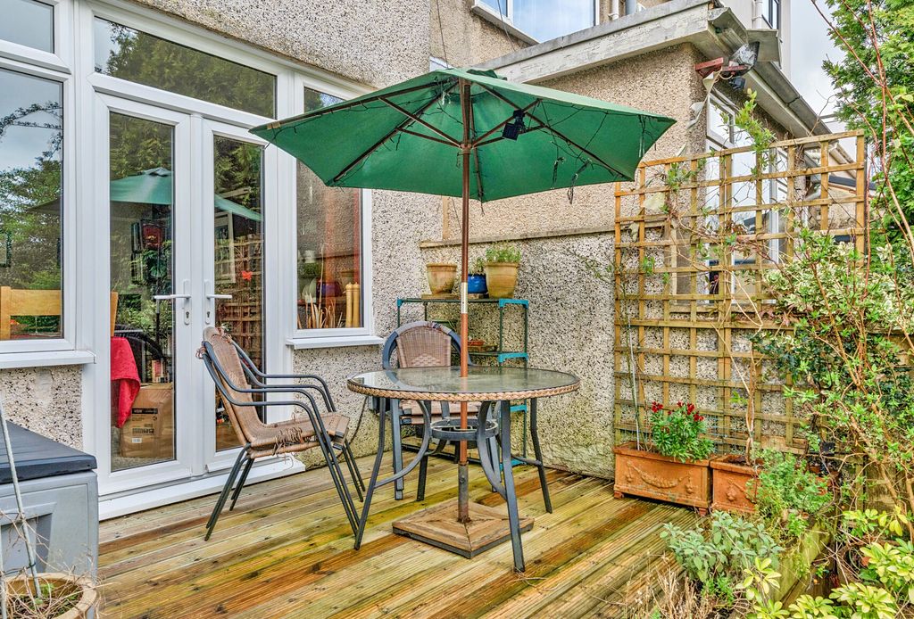 Property photo 2 of 17 1425163-16-69B7Ec...