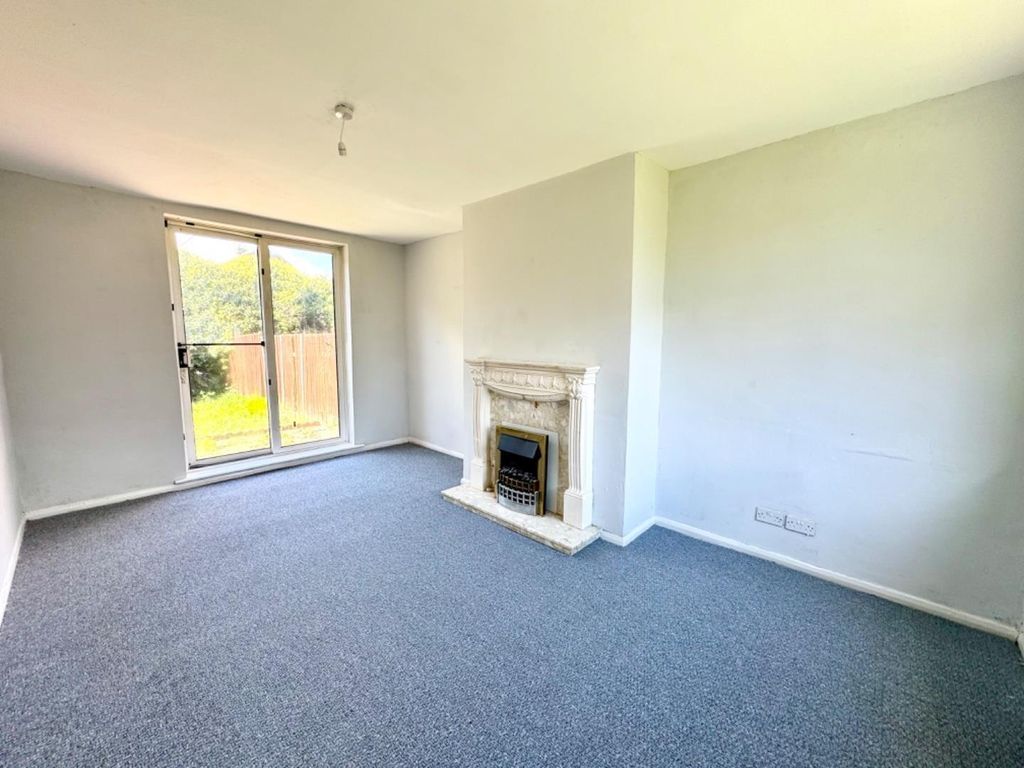 Property photo 2 of 8 Loung