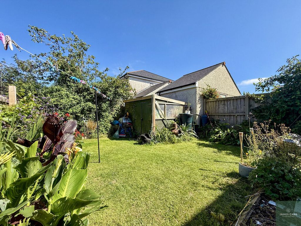 Property photo 2 of 22