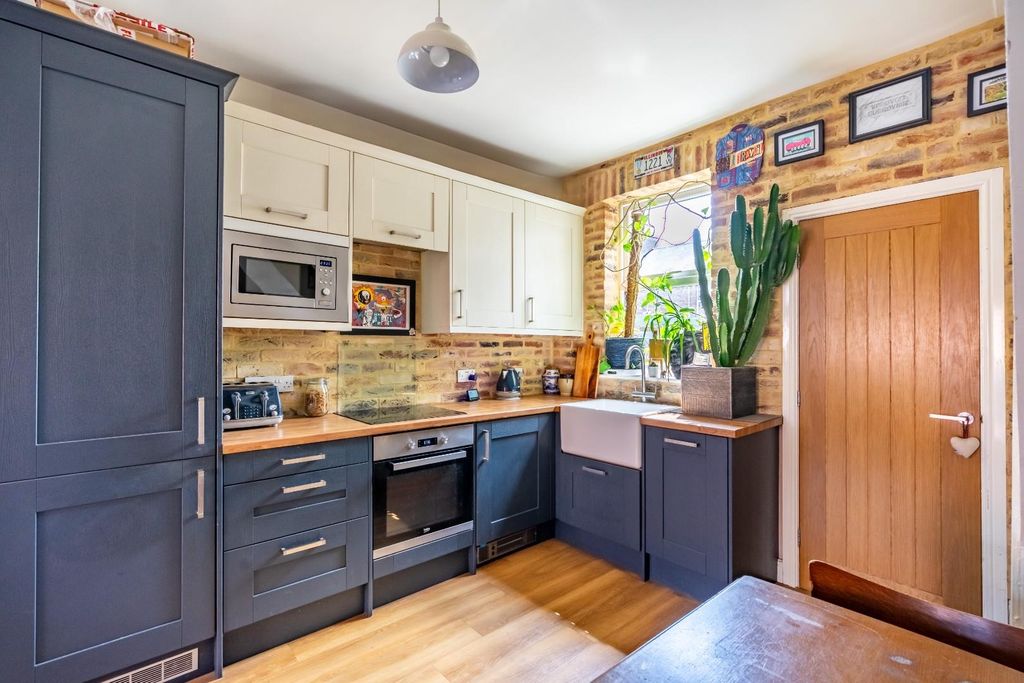 Property photo 2 of 13 Kitchen