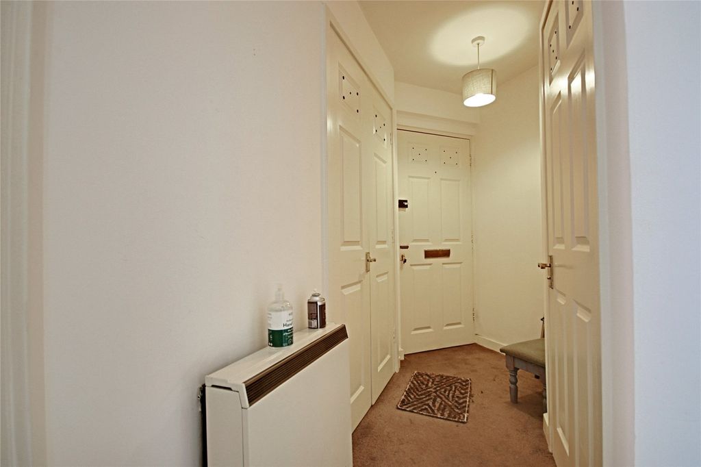 Property photo 2 of 12 Picture No. 11