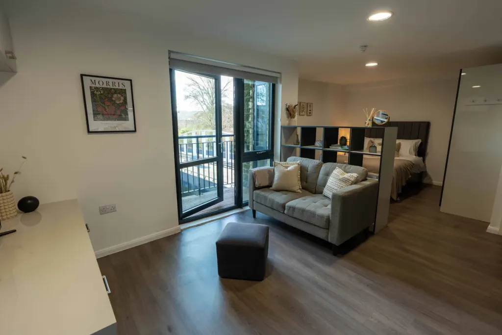 Property photo 2 of 17