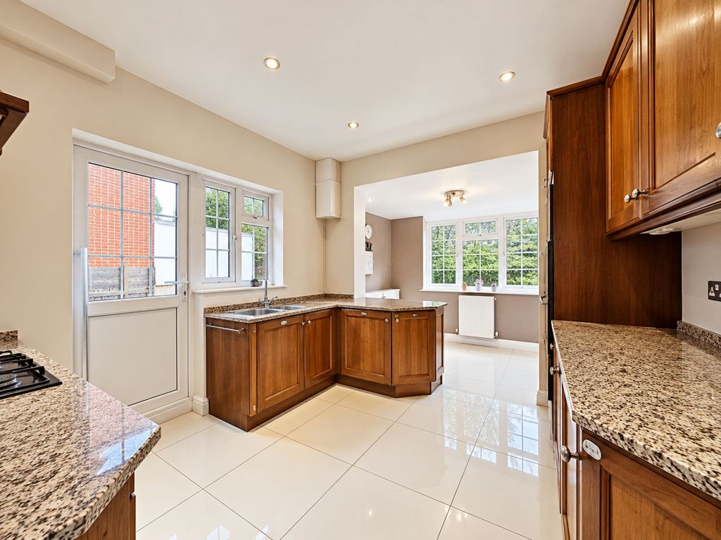 Property photo 3 of 16 Kitchen