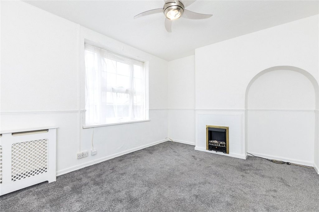 Property photo 2 of 11 Picture No. 18