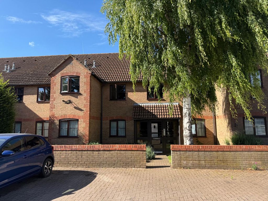 Property photo 1 of 10 One Bedroom Ground Floor Flat To Let