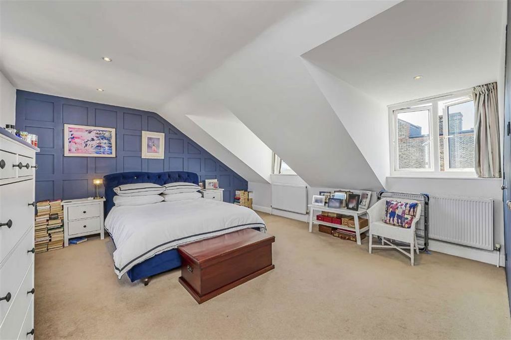 Property photo 3 of 11