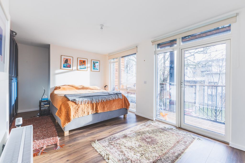 Property photo 3 of 32