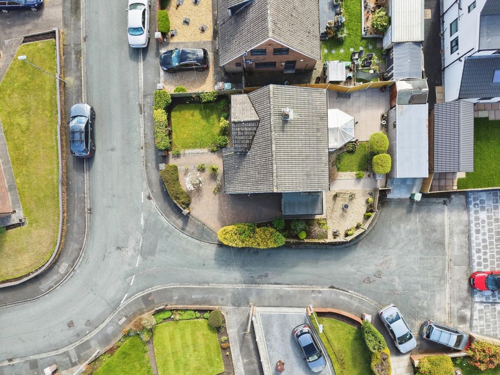 Property photo 3 of 31